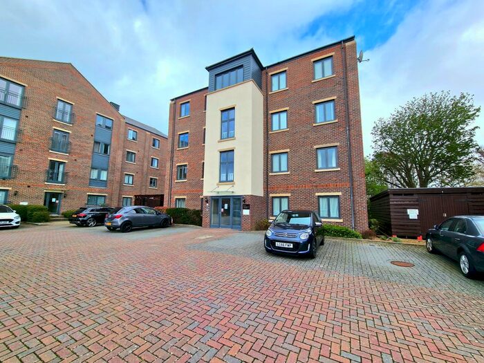 2 Bedroom Flat To Rent In Searle Drive, Gosport, PO12
