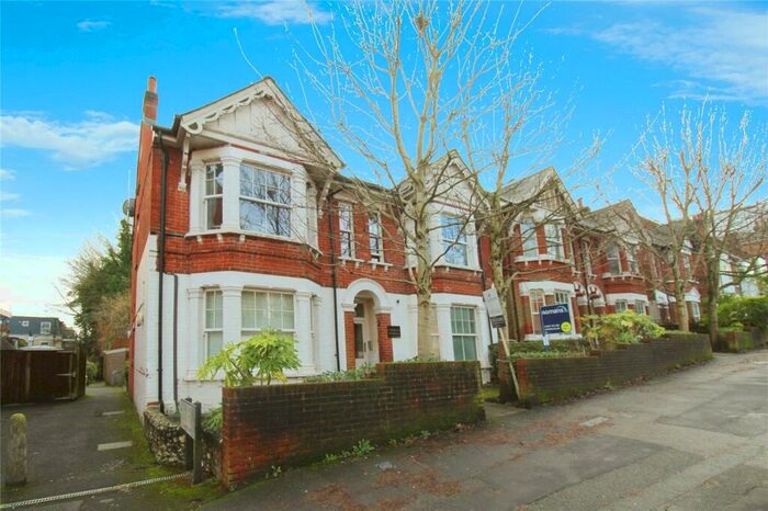 1 Bedroom Flat To Rent In Sussex Street, Winchester, Hampshire, SO23