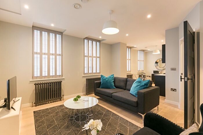 1 Bedroom Flat To Rent In Wellington Street, London, WC2E