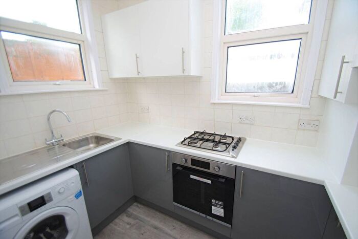 1 Bedroom Flat To Rent In Ash Lodge, Watford, WD17