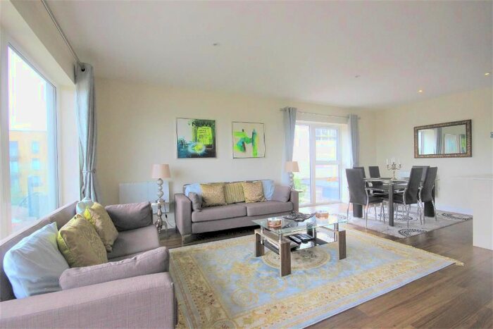 3 Bedroom Flat To Rent In Marina Heights, Pearl Lane, Gillingham, Kent, ME7