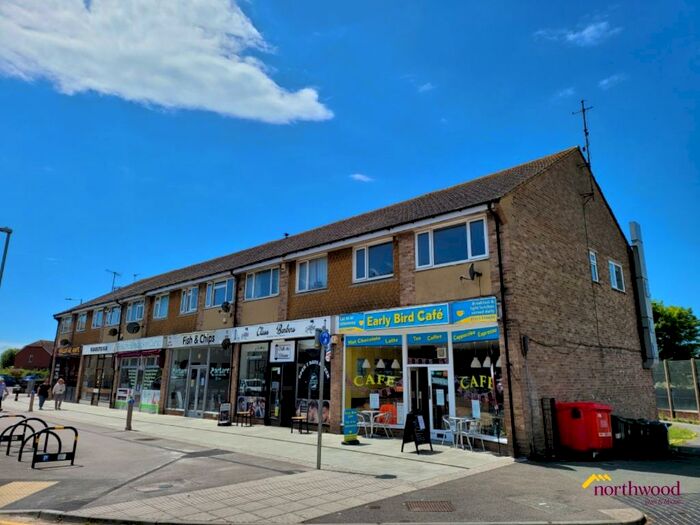 2 Bedroom Flat To Rent In Winston Crescent, Eastbourne, BN23