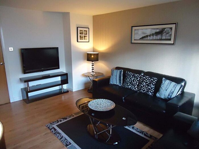 2 Bedroom Flat To Rent In Dee Village, Millburn St, AB11