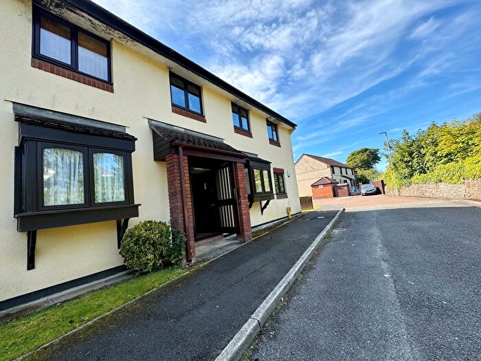 2 Bedroom Flat To Rent In St. Marys Close, Plympton, Plymouth, PL7