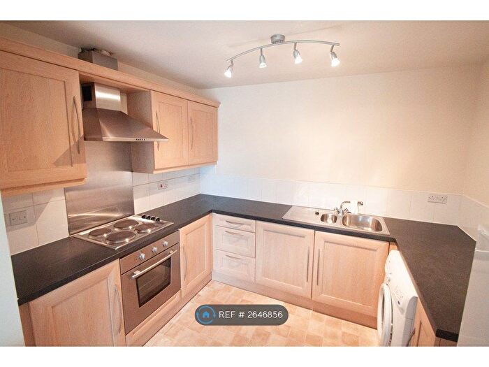 1 Bedroom Flat To Rent In Manor Road, Levenshulme, Manchester, M19