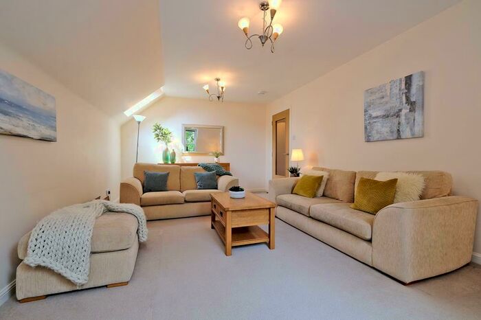 3 Bedroom Flat To Rent In Kings Gate, Top Floor, AB15