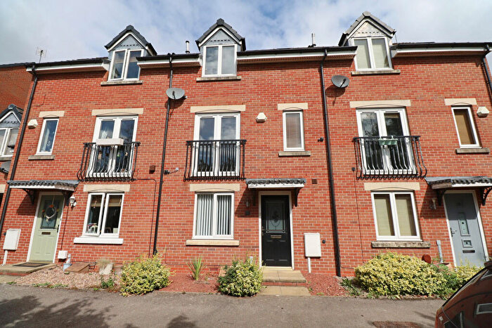 4 Bedroom Town House For Sale In De Havilland Way, Burbage, Leicestershire, LE10