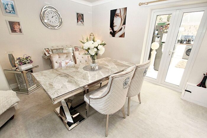 2 Bedroom Semi-Detached House For Sale In Beechwood Avenue, Littleborough, OL15