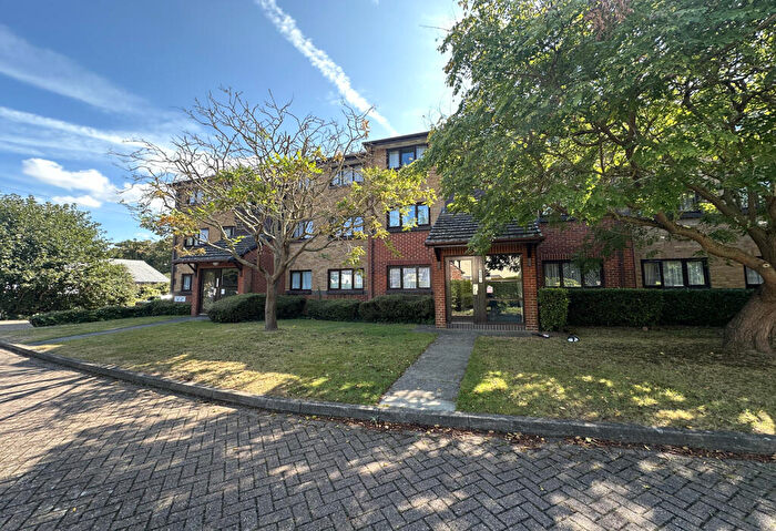 1 Bedroom Flat To Rent In Barkers Court, Sittingbourne, Kent, ME10