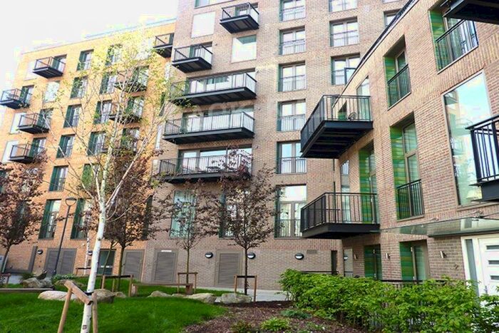 3 Bedroom Flat To Rent In Regents Canalside, Camden Road, NW1