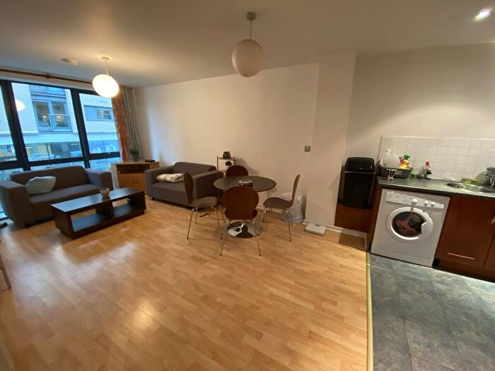 2 Bedroom Apartment To Rent In City South, Manchester, M15