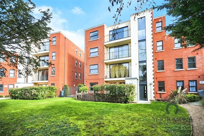 2 Bedroom Flat To Rent In Plaistow Lane, Bromley, BR1