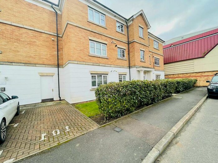 2 Bedroom Flat To Rent In Symphony Close, Edgware, Middlesex, HA8
