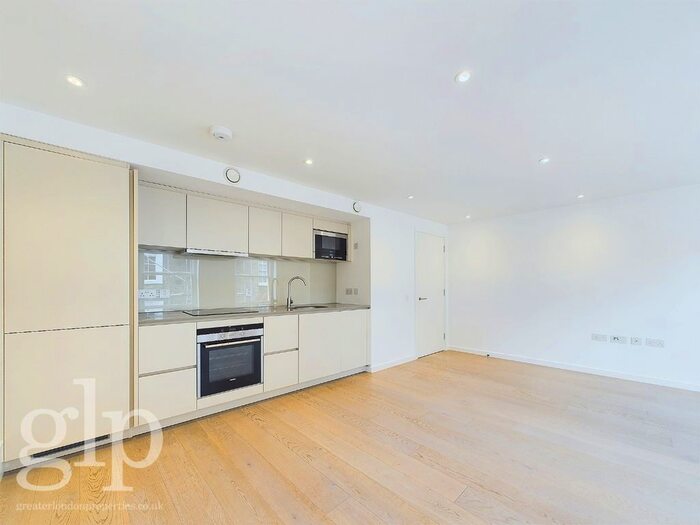 1 Bedroom Flat To Rent In Fouberts Place, Soho, W1F