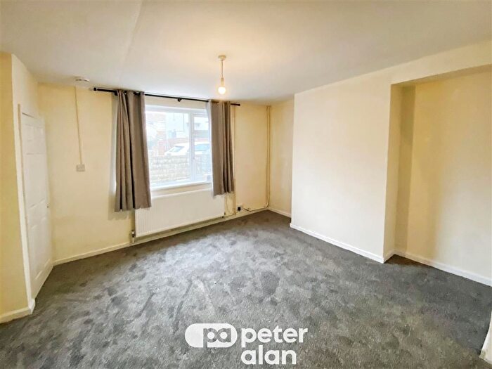 3 Bedroom Semi-Detached House To Rent In Trenant, Hirwaun, Aberdare, CF44