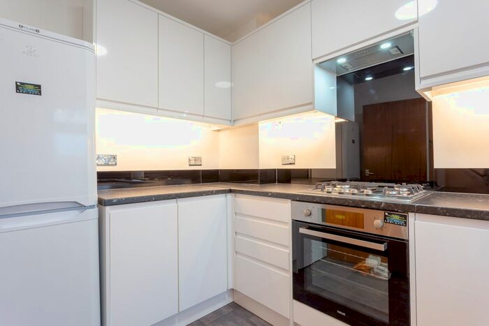 2 Bedroom Flat To Rent In South Ealing Road, London, W5