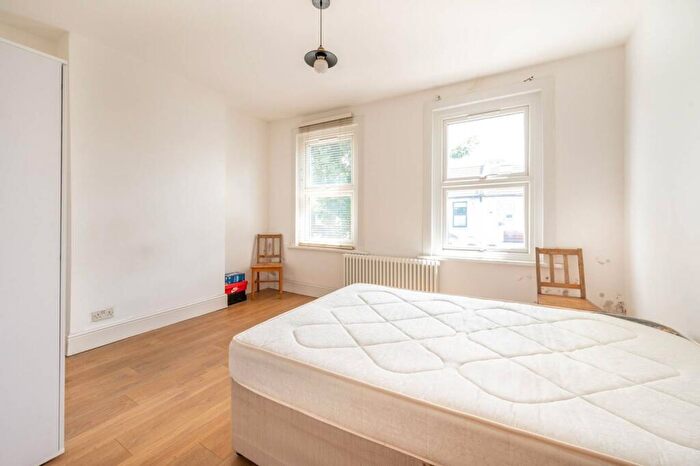 2 Bedroom House To Rent In Holbrook Road, Stratford, London, E15