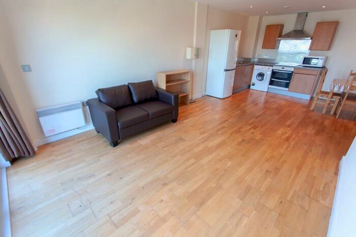 2 Bedroom Apartment To Rent In Leeds Street, L3