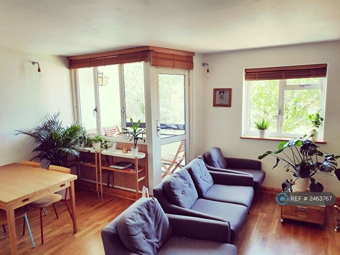 4 Bedroom Maisonette To Rent In Stepney Green, London, E1