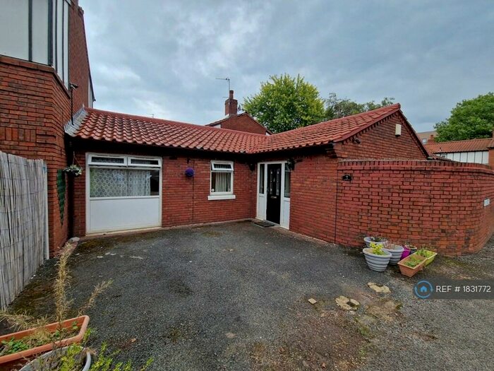 3 Bedroom Bungalow To Rent In My Street, Salford, M5