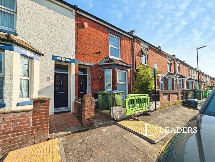 3 Bedroom Terraced House For Sale In Kingsley Road, Southampton, Hampshire, SO15
