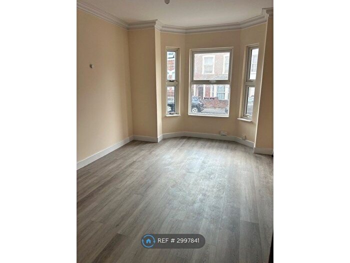 Studio To Rent In Waylen Street, Reading, RG1
