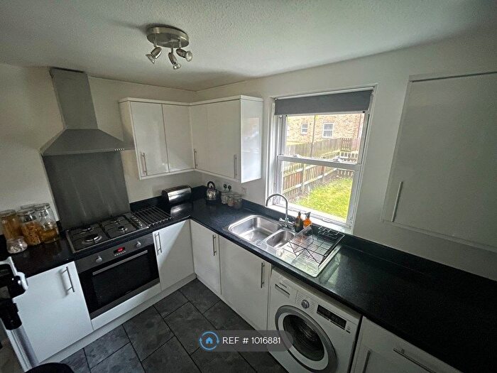 1 Bedroom Flat To Rent In Mawbey Street, London, SW8
