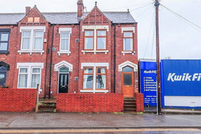 3 Bedroom End Terrace House For Sale In Pontefract Road, Castleford, WF10