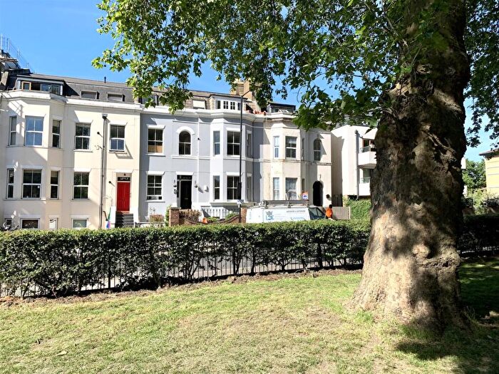 1 Bedroom Flat For Sale In Downs Road, Hackney, E5