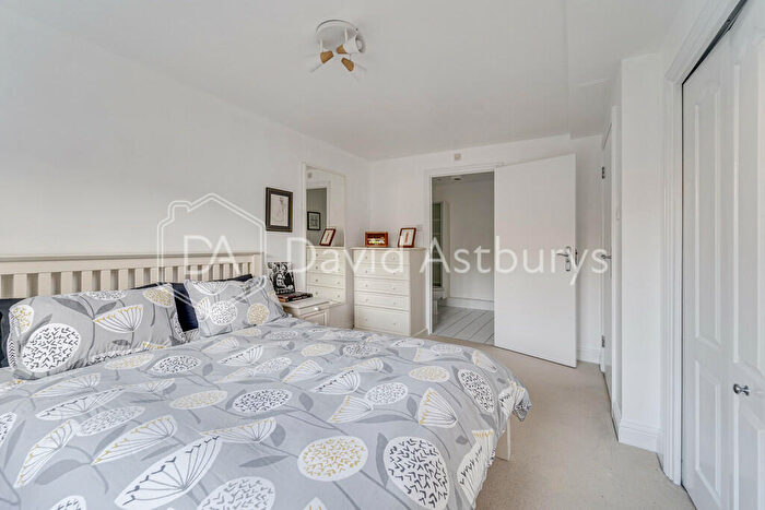 3 Bedroom Flat To Rent In Tollington Way, Holloway, London, N7