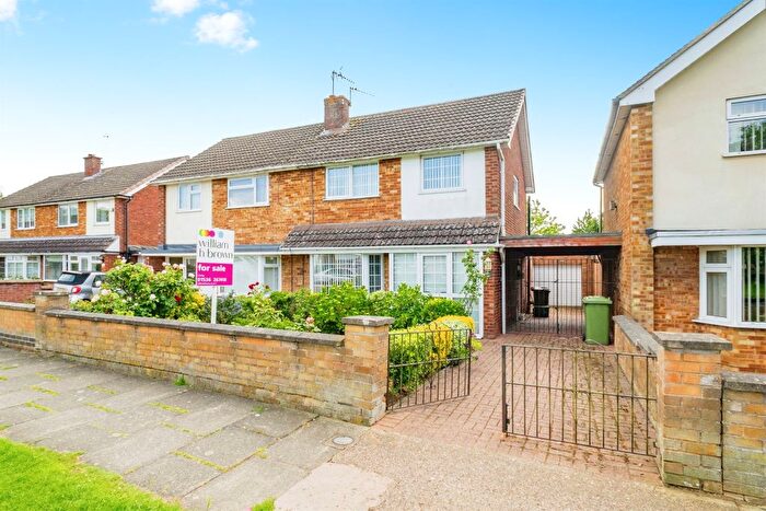 3 Bedroom Semi-Detached House For Sale In Collingwood Avenue, Corby, NN17