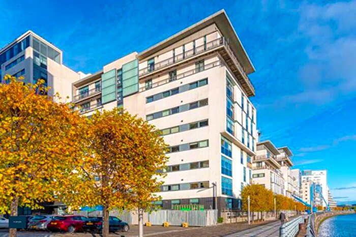 2 Bedroom Flat To Rent In Castlebank Place, Glasgow, G11