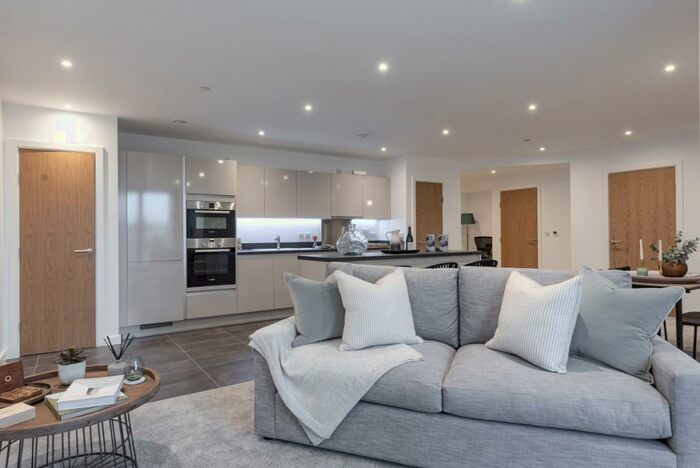 2 Bedroom Flat To Rent In Sutton Court Road Sutton, SM1