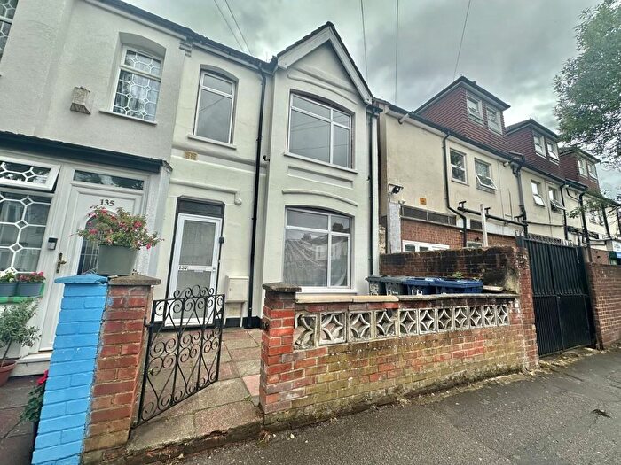 4 Bedroom End Of Terrace House To Rent In Woodlands Road, Southall, UB1