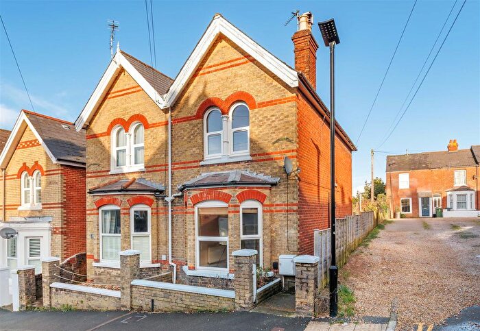 3 Bedroom Semi-Detached House For Sale In Cowes, Isle Of Wight, PO31