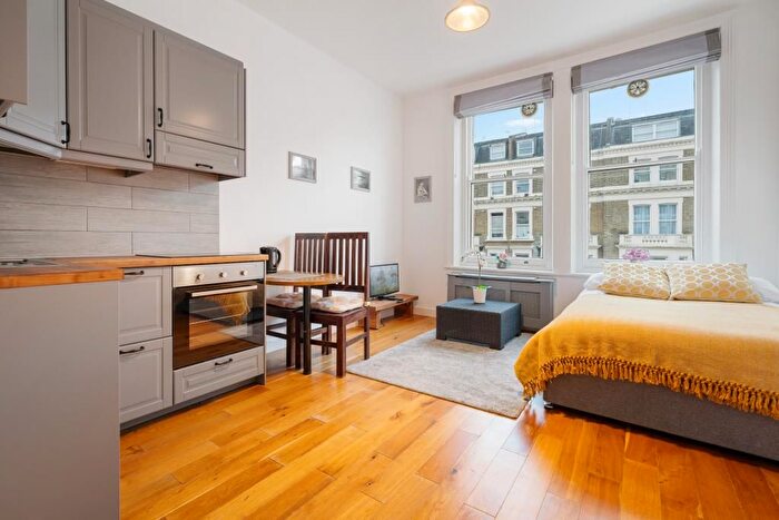 Studio To Rent In Penywern Road, Earls Court, London, SW5