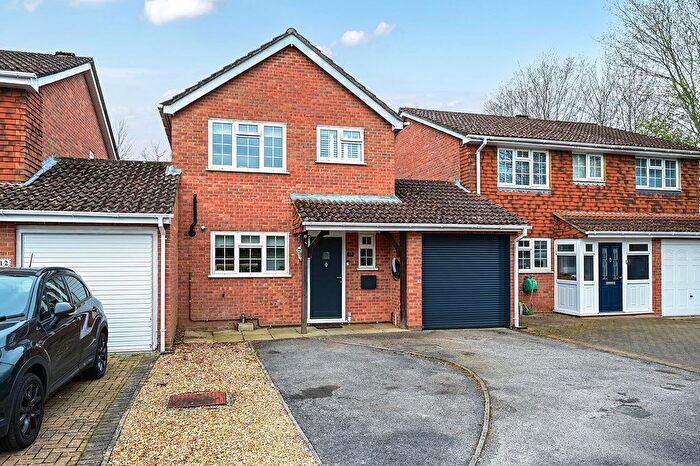3 Bedroom Detached House For Sale In Forest Drive, Chineham, RG24