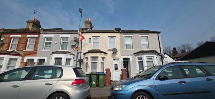 3 Bedroom Terraced House To Rent In Sandcliff Road, Erith, DA8