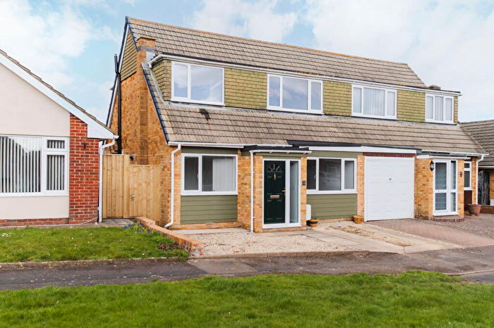 3 Bedroom Semi Detached House For Sale In Halifax Close, Wroughton, Swindon, SN4