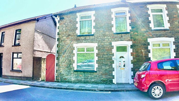 4 Bedroom End Of Terrace House For Sale In Tynewydd Terrace, Newbridge, NP11