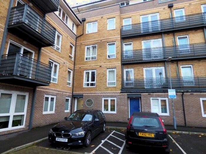 2 Bedroom Apartment To Rent In Rosegate House, Bow, London, E3
