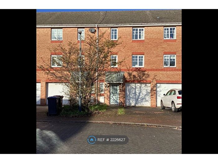 3 Bedroom Terraced House To Rent In Izod Road, Rugby, CV21