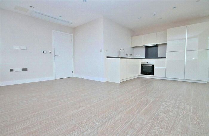 2 Bedroom Flat To Rent In Staines Road West, Sunbury-On-Thames, Surrey, TW16
