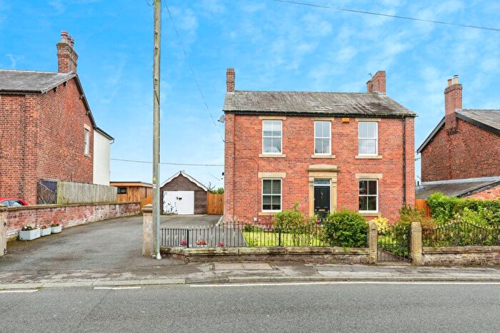 4 Bedroom Detached House For Sale In Garstang Road, Bowgreave, Preston, Lancashire, PR3