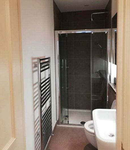 Maisonette To Rent In Upper Street, Islington, N1