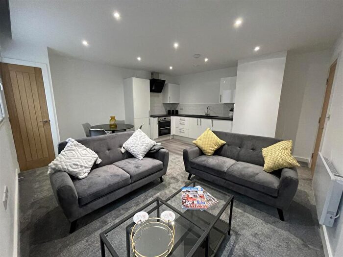 2 Bedroom Apartment To Rent In Middleton Chambers, Lowgate, Hull, HU1