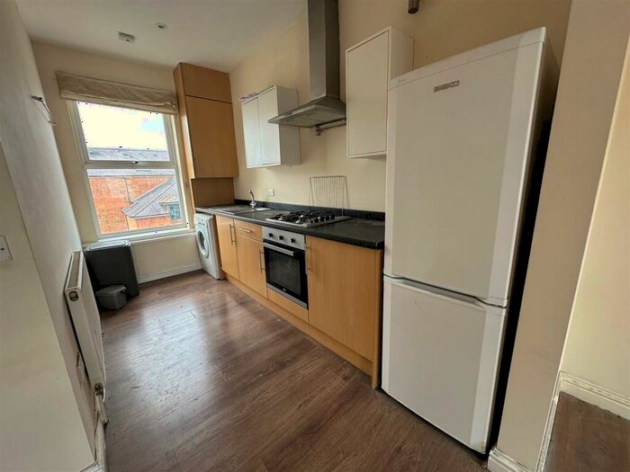 1 Bedroom Flat To Rent In Union Street, Aldershot, GU11