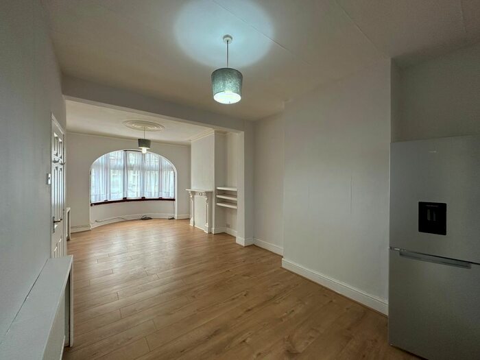4 Bedroom Terraced House To Rent In Monmouth Road, East Ham, E6