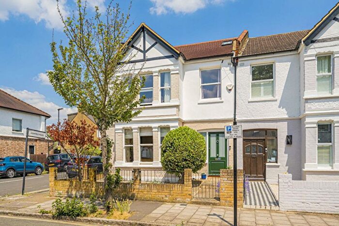 4 Bedroom Property For Sale In Ridgeway Road, Isleworth, TW7