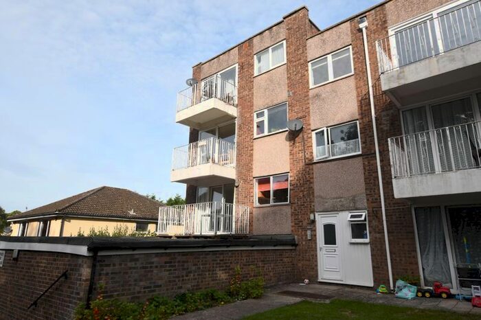 2 Bedroom Flat To Rent In Upper Church Road, Weston-Super-Mare, BS23